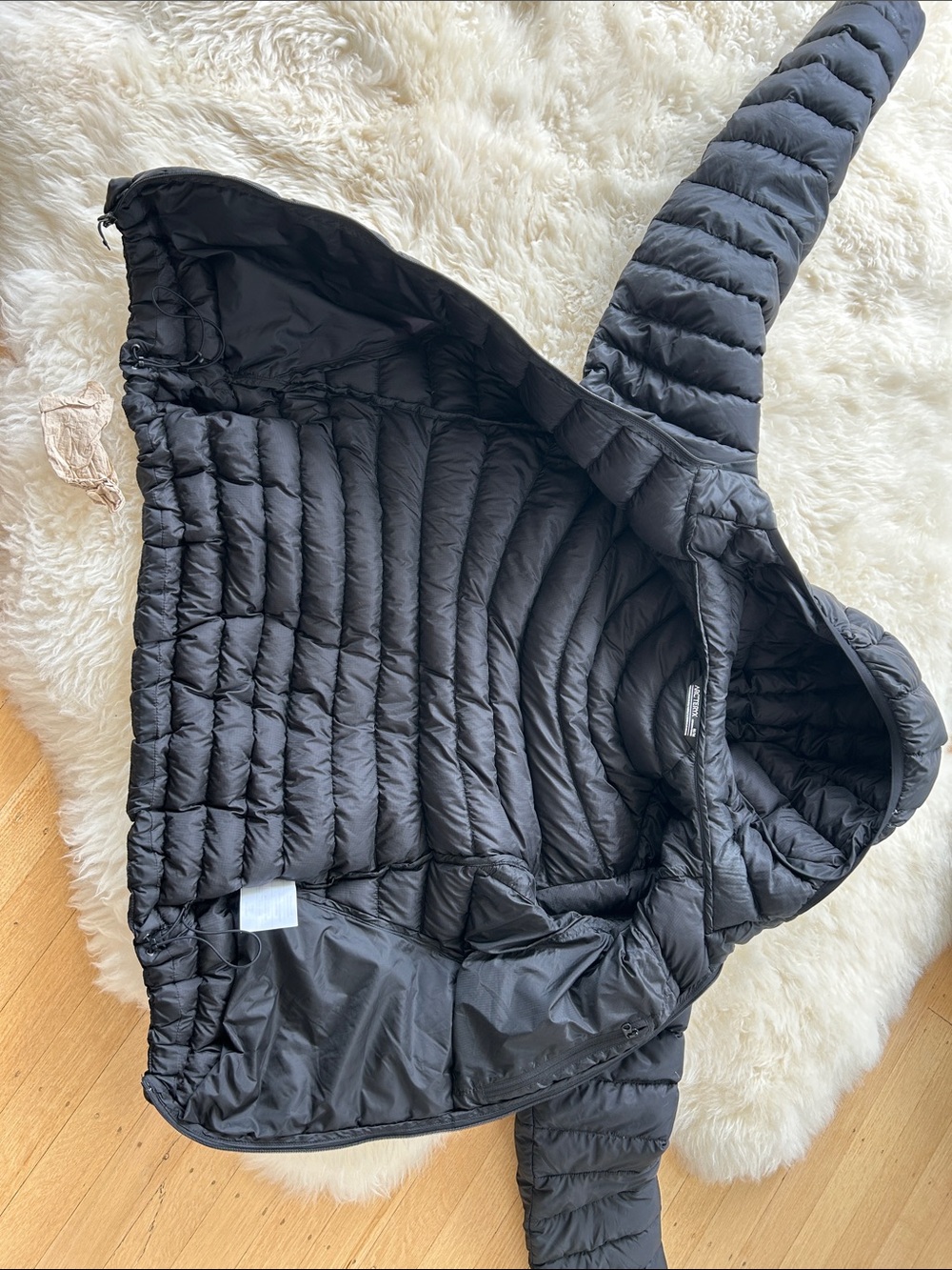 Arc'teryx Women's Black Quilted Hooded Puffer Jacket -cerium style - Picture 5 of 7
